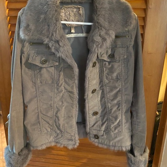 Coat - Picture 4 of 4